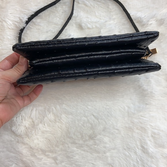 Black Crossbody Adjustable Purse - Picture 4 of 11